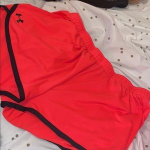 Neon pink under armor short shorts